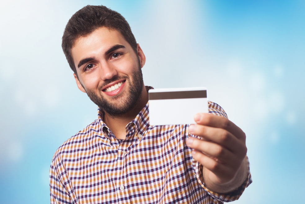 برای گرفتن کارت بانکی باید چند سال داشت