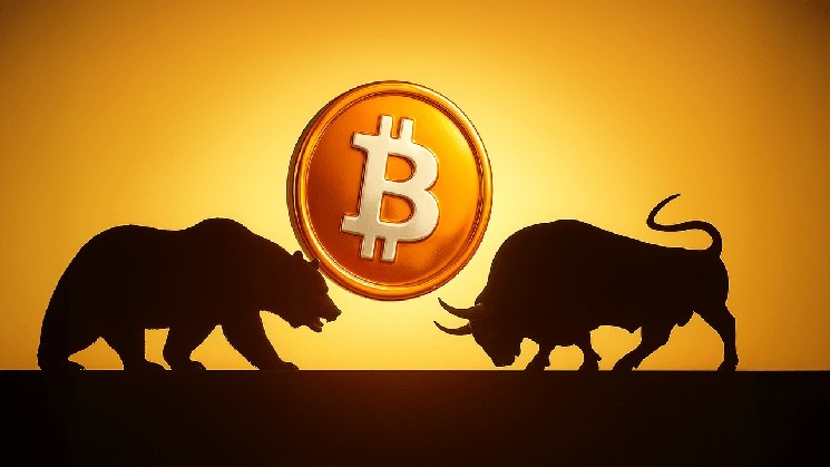 بازار مشتقات بیت کوین تحت فشار؛ واگرایی ناگهانی قیمت‌ها و افزایش خسارت‌های خرید