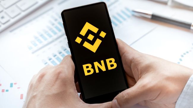 تحلیل‌گران: بایننس کوین در مسیر آزمایش سطح ۱۳۰۰ دلار قرار دارد