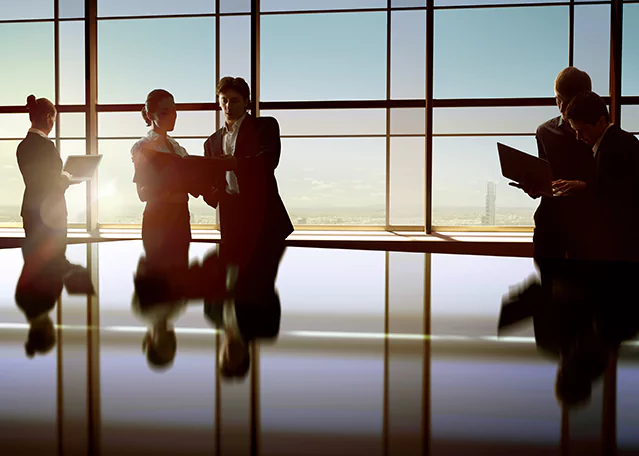 کاهش ارزش دلار آمریکا در برابر ارزهای اصلی؛ دلار به پایین‌ترین سطح‌ها رسید