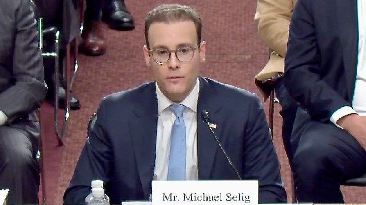 مجلس سنا نامزدهای ترامپ برای سمت‌های CFTC و FDIC را تأیید کرد