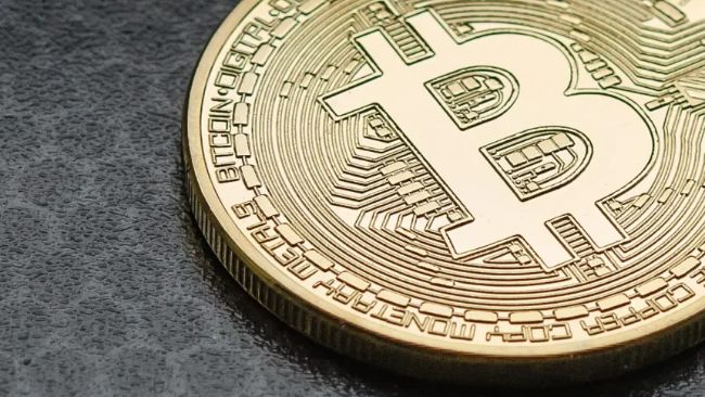 آینده بیت‌کوین: بازگشت به 107,000 دلار یا کاهش به 71,000 دلار؟