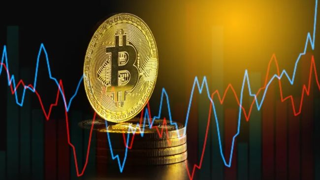 حرکت‌های اخیر بیت‌کوین؛ آماده‌سازی بازار برای جذب سرمایه‌گذاران حرفه‌ای