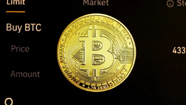 کاهش ۳۶ درصدی بیت‌کوین نگران‌کننده نیست؛ تحلیلگر آن را تکرار الگوهای گذشته می‌داند