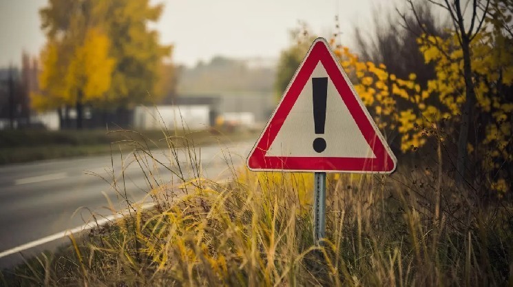 وارد یک هفته بحرانی می‌شویم: تحولات اقتصادی و رویدادهای آلت‌کوین در پیش است